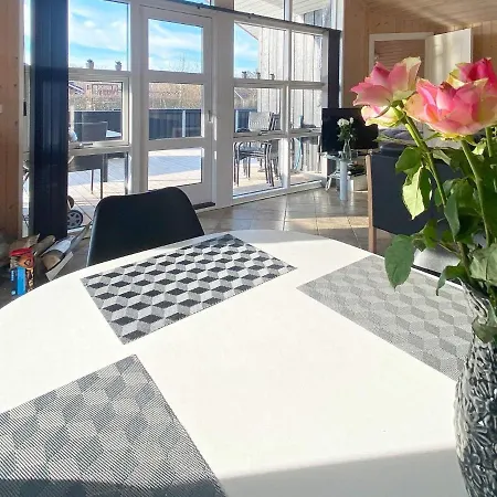 Three-Bedroom Holiday home in Hemmet 36 *