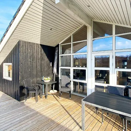 Vakantiehuis Three-Bedroom Holiday home in Hemmet 36