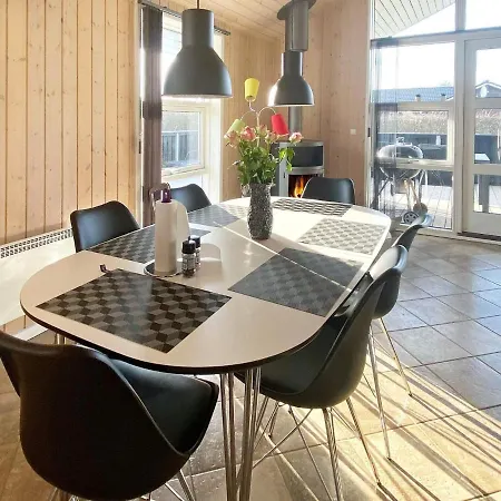 Three-Bedroom Holiday home in Hemmet 36 Vakantiehuis
