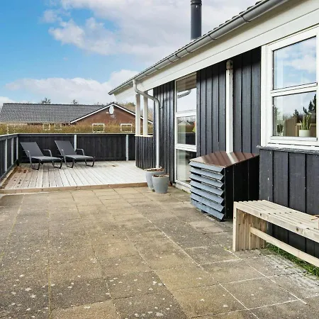 Three-Bedroom Holiday home in Hemmet 36
